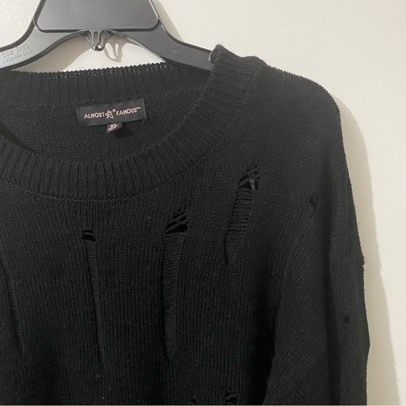 Distressed sweater - Picture 3 of 4